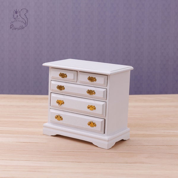 Pieni miniatyyri  lipasto